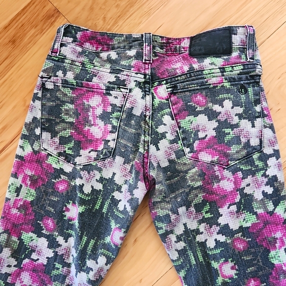 Railed leggings fit flower digital print jeans size 24 - Picture 6 of 7